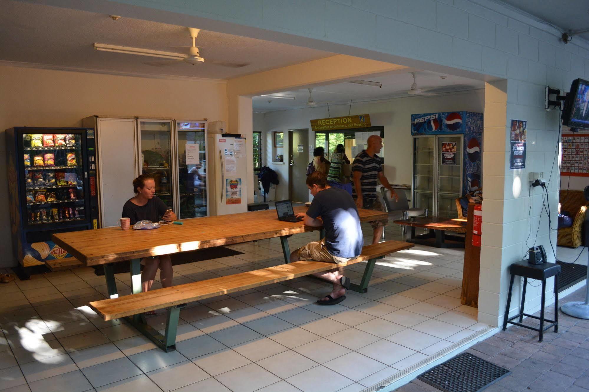 Frogs-Hollow Backpackers Darwin Extérieur photo